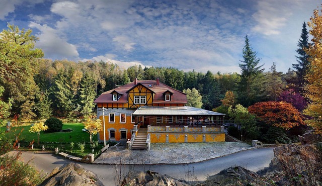 Villa Rotschoenberg im Tal der Freiberger Mulde