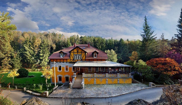 Villa Rotschoenberg im Tal der Freiberger Mulde