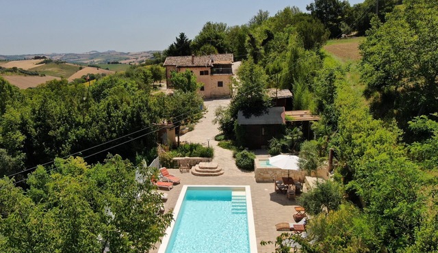 Villa Ruffini with swimming pool, 4 rooms, 14 people, panoramic view near the sea