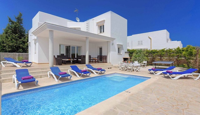 Villa Sagitaro - Five Bedroom Villa, Sleeps 9