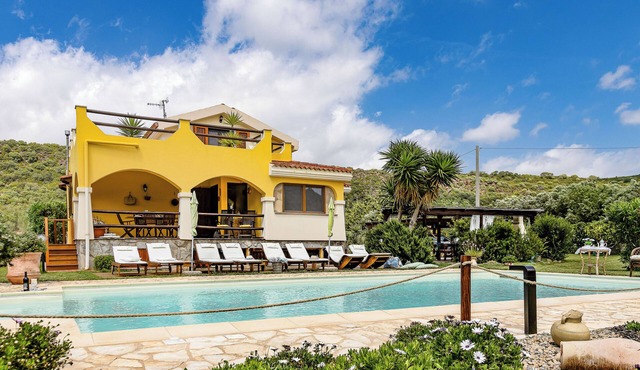 Villa Saige, pool for exclusive use, with Jacuzzi
