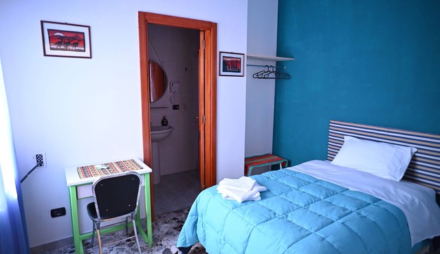 Villa San Giuseppe blue room bed 1+1/2