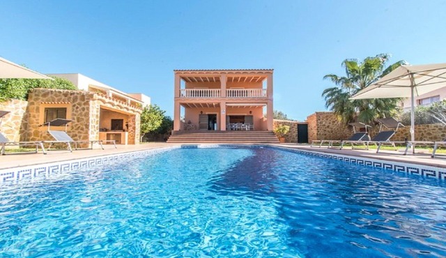 Villa San Jordi Ibiza, 1,5km BEACH SALINAS, 1,5km BEACH DEN BOSSA BEST LOCATED