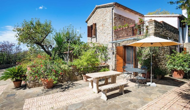 Villa Santa Venere - Five Bedroom Villa, Sleeps 15
