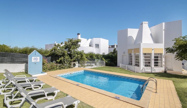 Villa "Santo Estevão" with Private Pool, Terrace & Wi-Fi