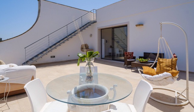 'Villa Scoglio' Apartment near the Sea with Garden and Private Terrace