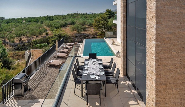 Villa Sea Splendor with Pool