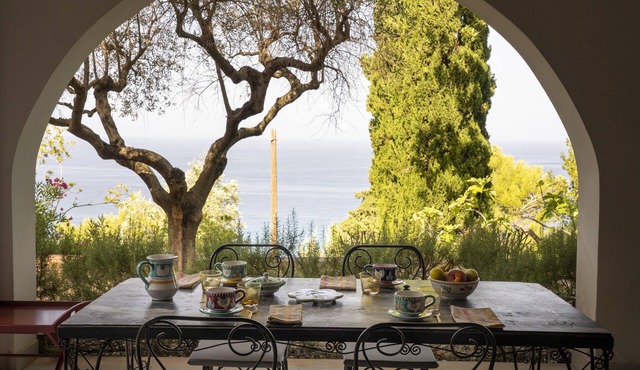 Villa sea view, sleeps 8, Castellabate