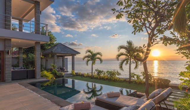 Villa Sean - Private Beachfront Villa In Lovina