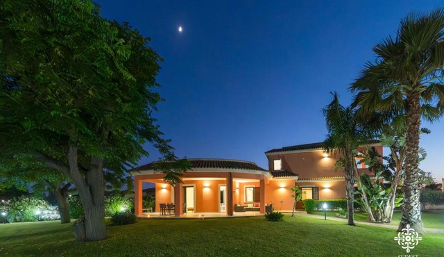Villa Seaside - Beach Retreat with jacuzzi