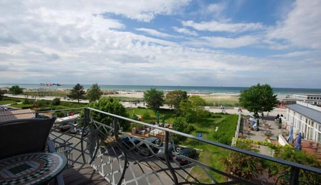 Villa Seeblick Warnemünde - Fewo mit Meerblick und Balkon direkt am Strand für 2-4 Pers