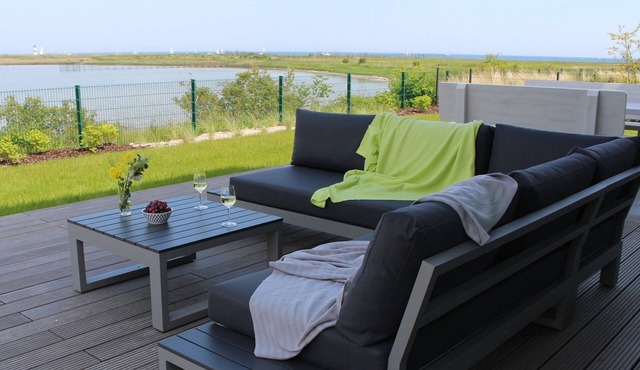 Villa Seemööv - waterfront, terrace, whirlpool, sauna, fireplace, e-charging