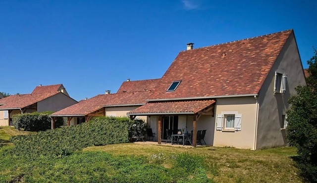 Villa, semi-detached, 2 bathrooms, sleeps 8