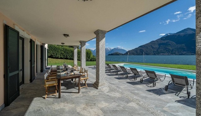 Villa Senagra - Private lake front villa with heated pool