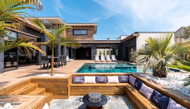 Villa Signature, Luxury & Exclusive seaside getaway