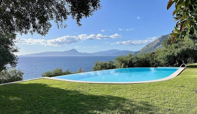 Villa Silara: A characteristic and welcoming three-story villa which faces the sun and the sea, with Free WI-FI.