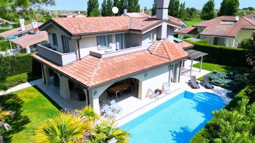 Villa singola con piscina Quinta Est