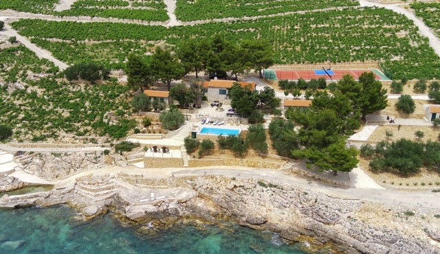 Villa Skaramuca Village-Four Bedroom Villa with Pool and Beach
