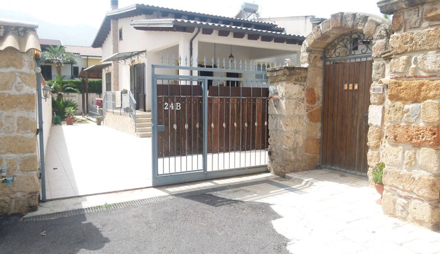 Villa sleeps 6 with hydromassage tub