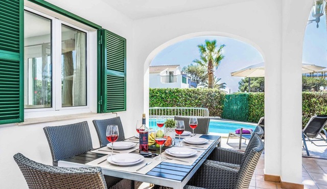 Villa Sofia - stylish villa with pool and children's pool - very close to beach!