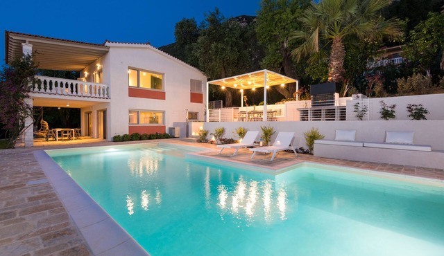 Villa Sol - private pool, stunning sea views, fast internet, sleeps 6+