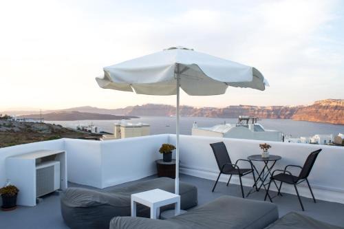 Villa Solasta #2 with jacuzzi in Santorini