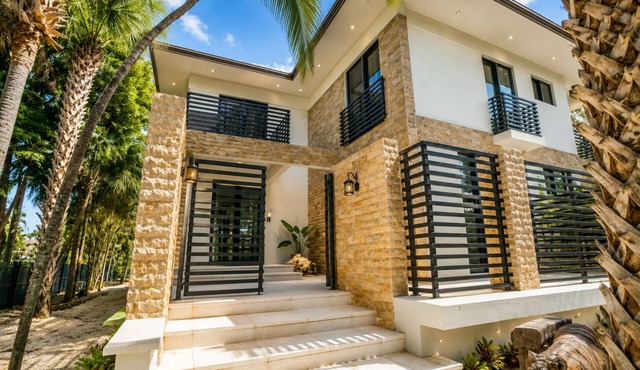Villa Sole Biscayne Bay Waterfront