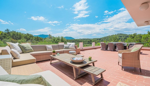 Villa 'Son Bibiloni' with Mountain View, Private Terrace and Wi-Fi