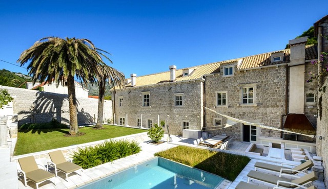 Villa Sophie - Six Bedroom Villa, Sleeps 12