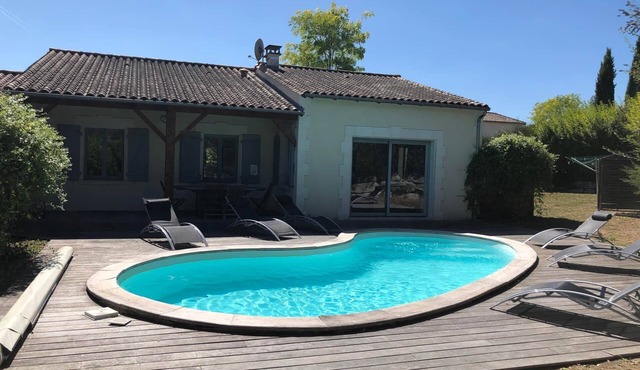 Villa Sorbier, with 3 bedrooms, a private heated pool, air-conditioning, Wifi.