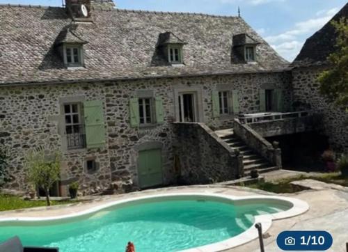 Villa spacieuse avec piscine à Bas-Ségala