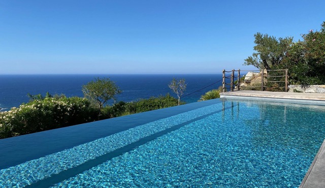 Villa standing, panoramic sea view - heated pool facing the sunset