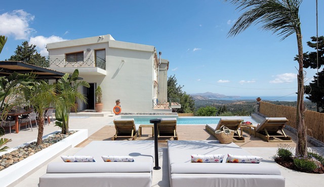 Villa Stariδe, sea view, private heated pool, playground, ping pong