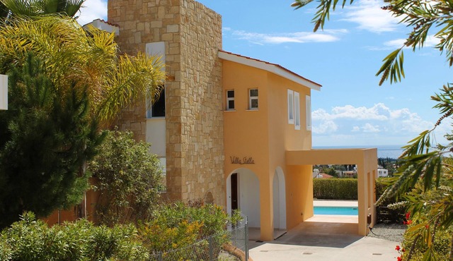 Villa Stella - Elevated & Secluded 3 Bedroom Detached Villa with Private Pool in Lower Peyia