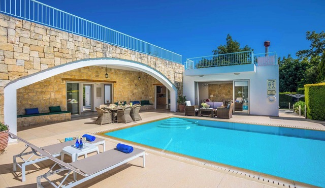 Villa Stephanos - Three Bedroom Villa, Sleeps 6
