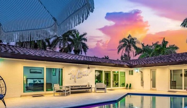 Villa Sultan | Luxe Pickleball & Basketball