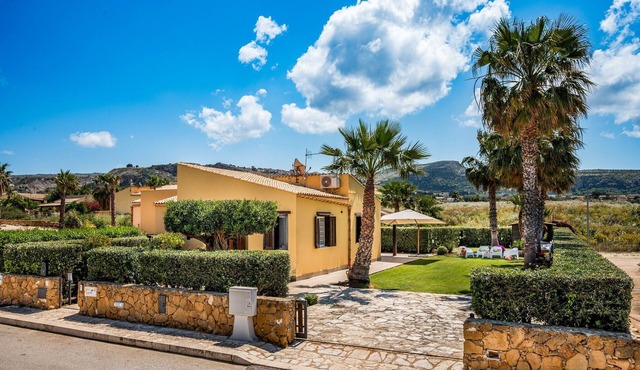 Villa "Summer Spritz" vicino alla spiaggia con vista sulle montagne, Wi-Fi