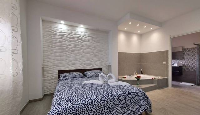 Villa surrounded by greenery with pool exclusive use in Sicily