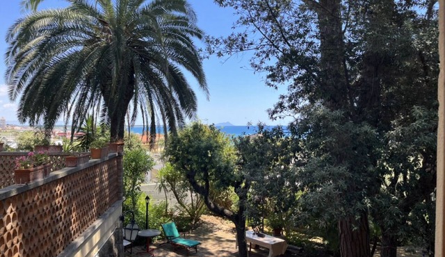 Villa surrounded by greenery with sea view, ideal for stays and events