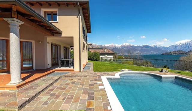 Villa Tamara - Private villa with pool near lake