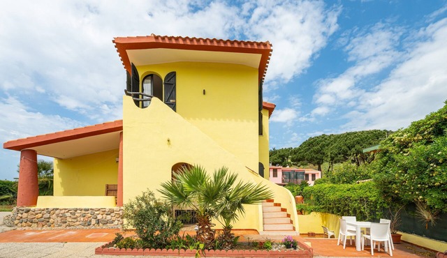 Villa Terri – Seafront Retreat on Solanas Beach