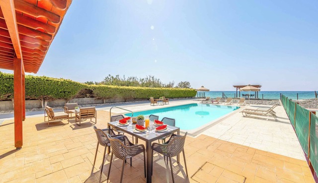 Villa Thalassa - Three Bedroom Villa, Sleeps 6