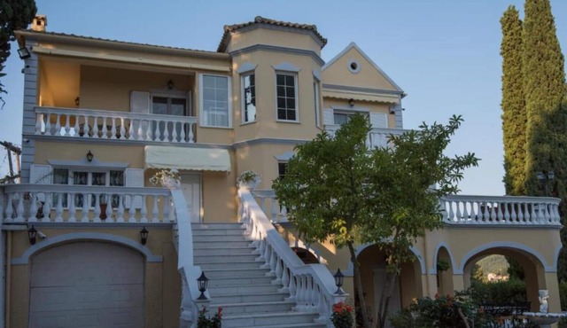 VILLA THEODORA
