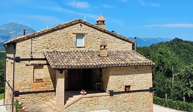 Villa Tiburro nested in a Truffle Farm