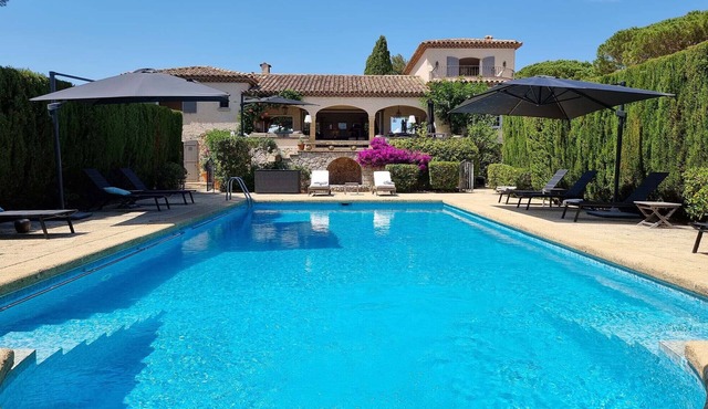Villa Toscane: Family Estate with Private Pool and Tennis Court in Sainte-Maxime