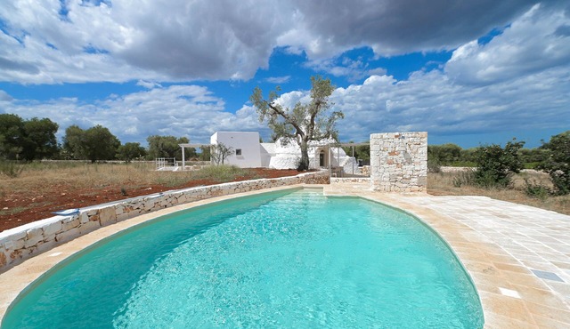 Villa 'Trullo White Dream Con Piscina' with Private Pool, Wi-Fi and Air Conditioning