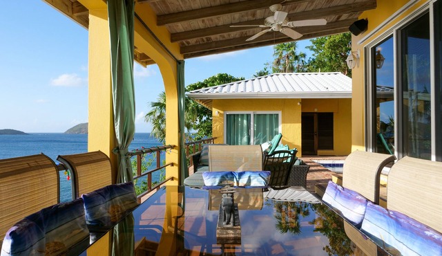 Villa Tryst, Waterfront Hull Bay Beach