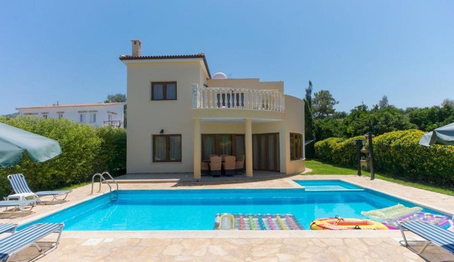 Villa Tsikkos Dio