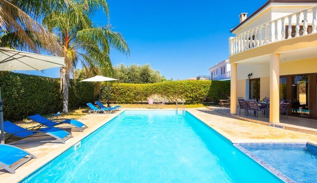 Villa Tsikkos Ena - Three Bedroom Villa, Sleeps 6