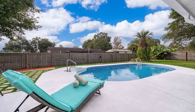 Villa Turquesa Charming 3-bedroom house in pleasant Ocala with AC, WiFi